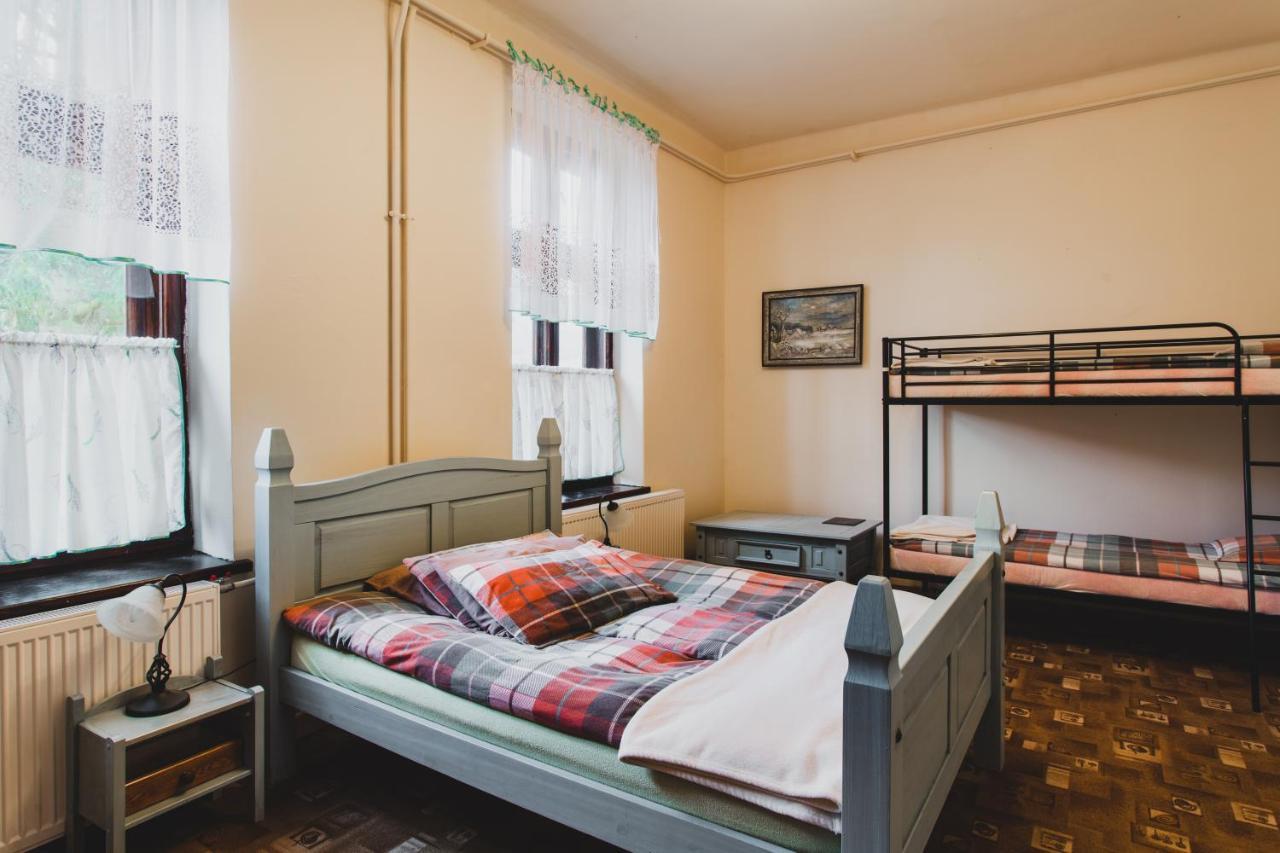 Stara Szkola Villa Krempna ภายนอก รูปภาพ