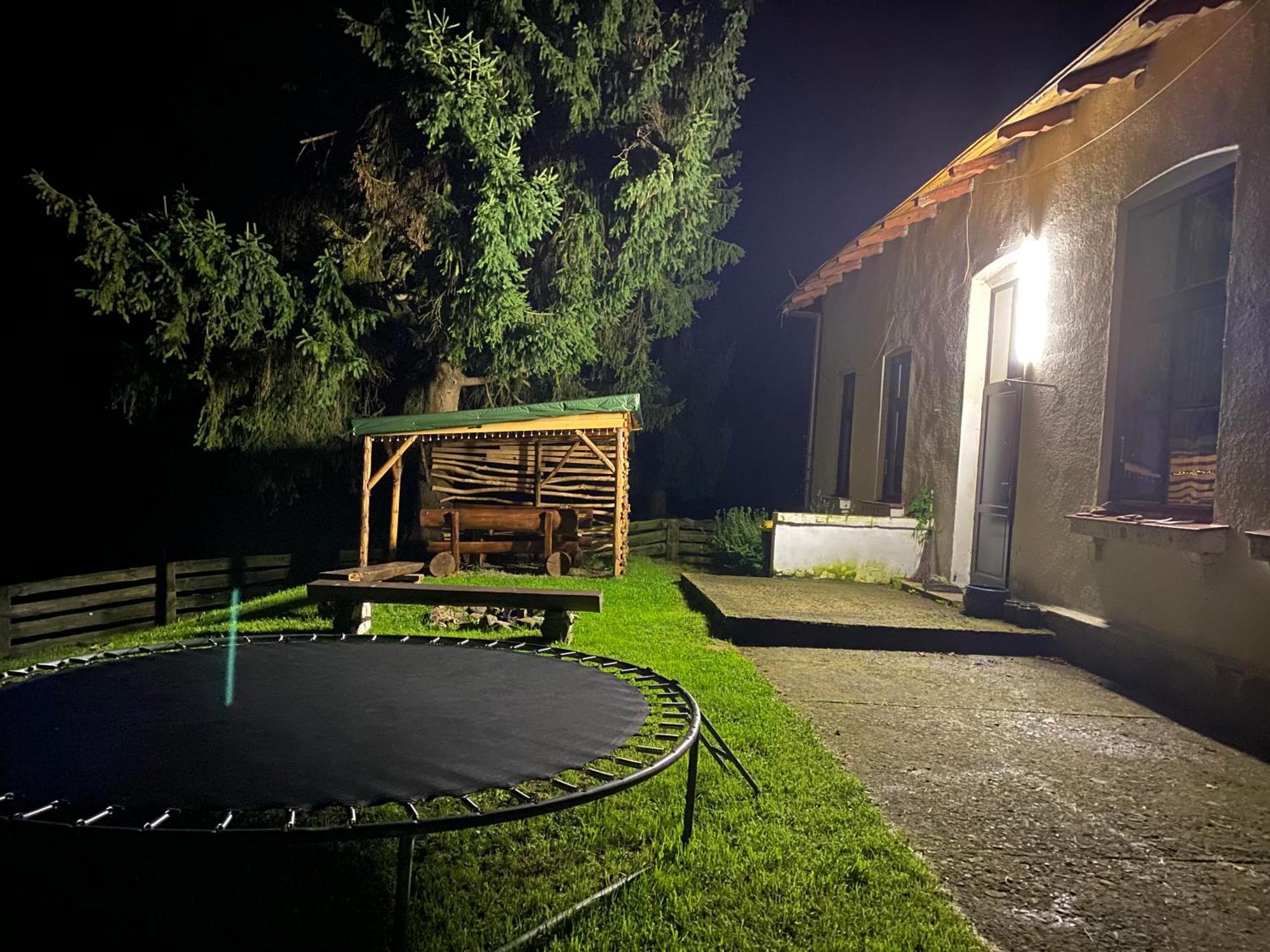 Stara Szkola Villa Krempna ภายนอก รูปภาพ