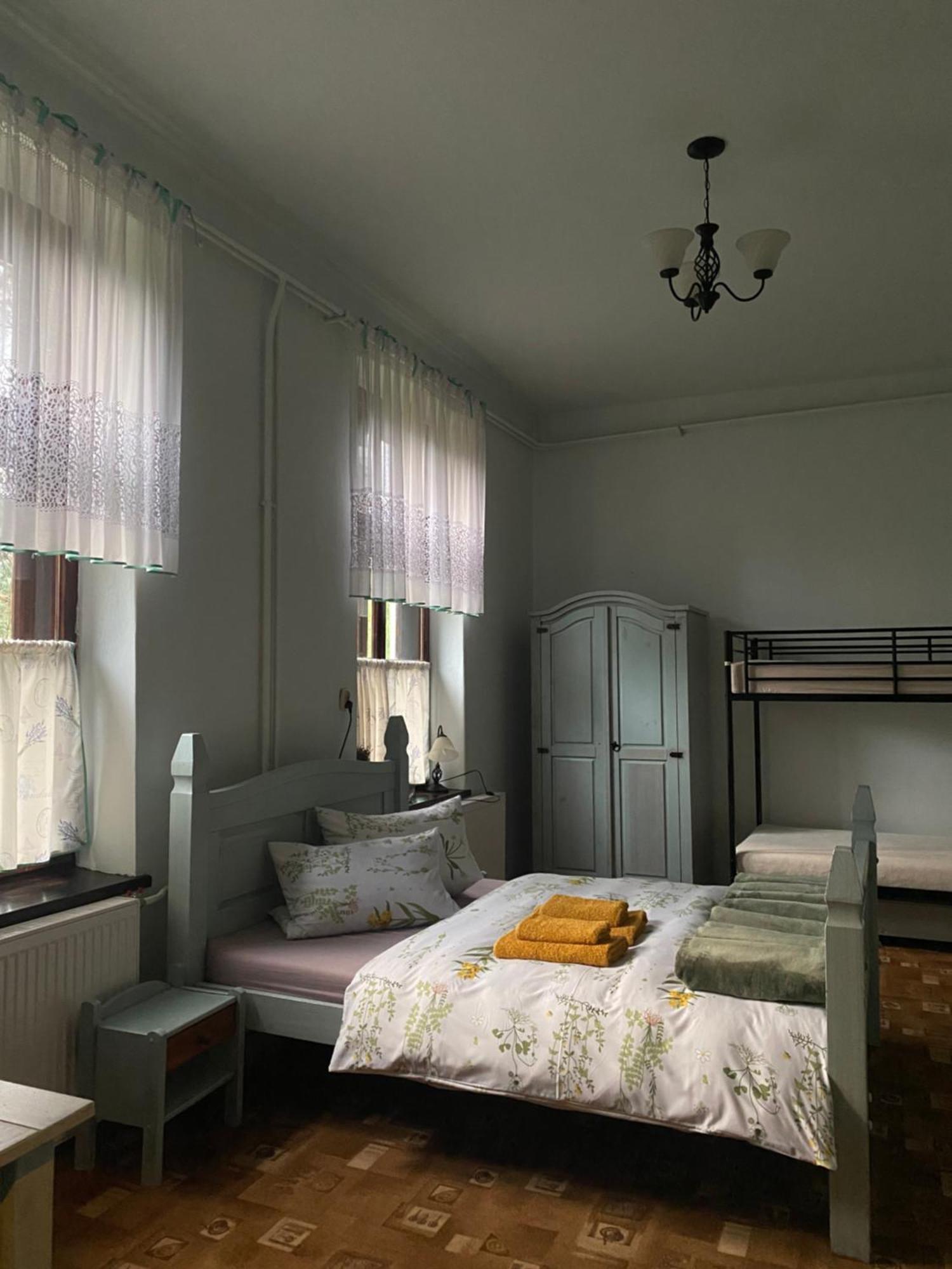 Stara Szkola Villa Krempna ภายนอก รูปภาพ